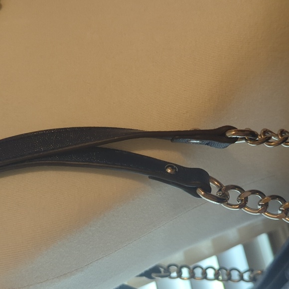 Anne Klein navy purse - Picture 3 of 8